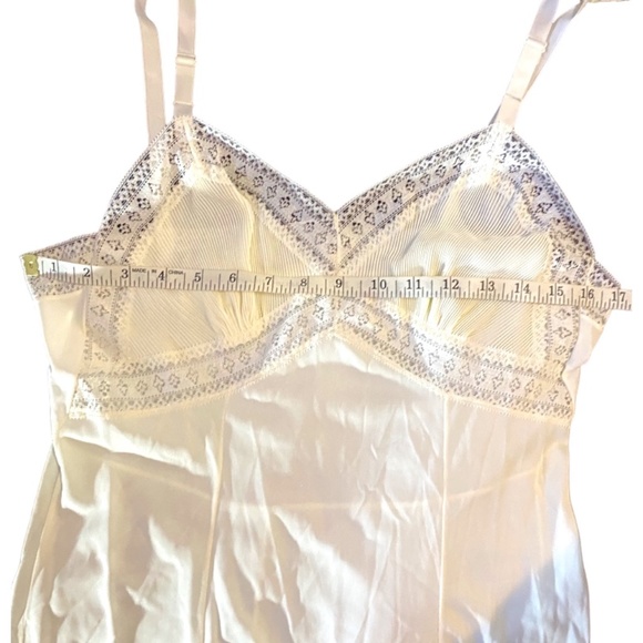 Vintage slip with lace trim & adjustable straps. Sz36 - Picture 6 of 15